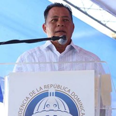 Nombran como viceministro a compadre del presidente mencionado en explotación de maderas preciosas