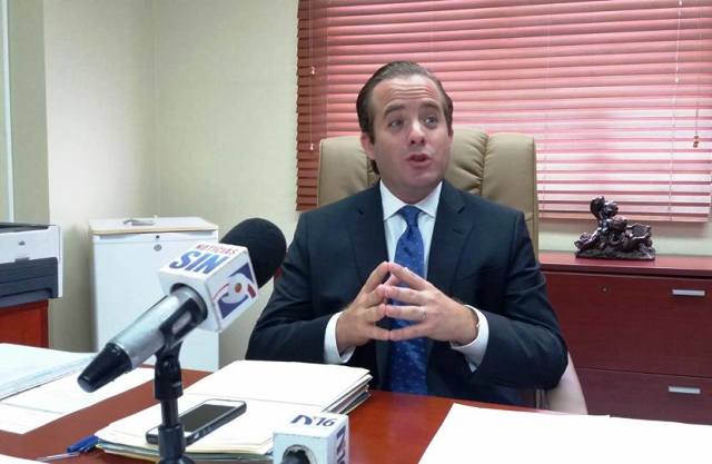 Senador Paliza y homólogo del PRM exigen eliminación del barrilito, donarán aumento salarial a instituciones