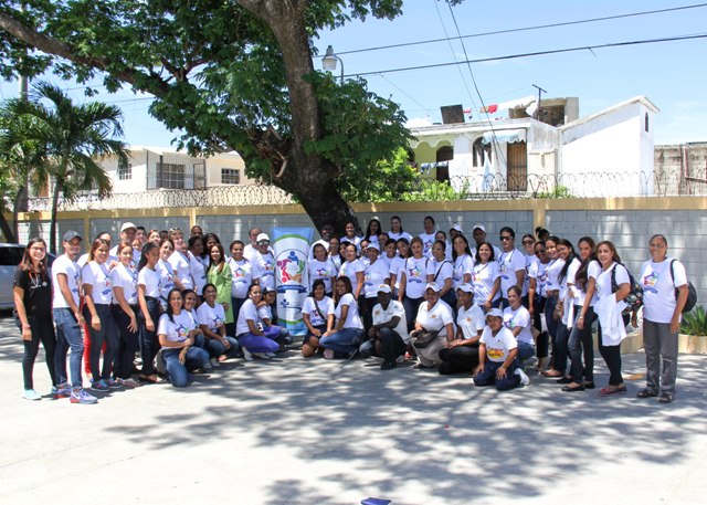 Realizan operativo médico-pediátrico en la urbanización Gregorio Luperón de la parte baja de Puerto Plata