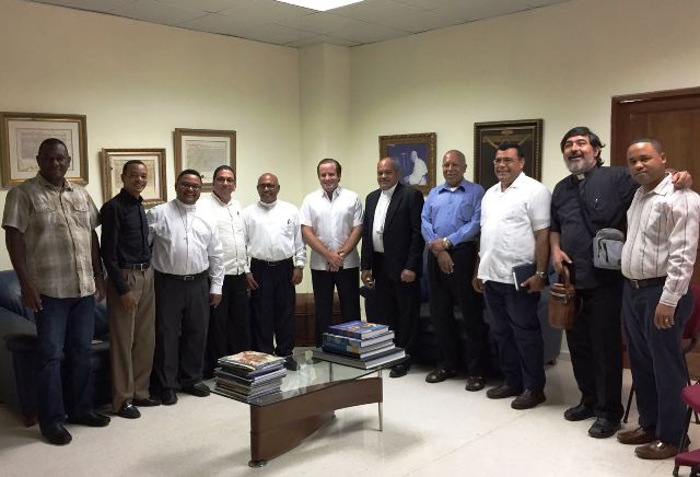 Senador Paliza se reúne con el obispo y sacerdotes de la Diócesis de Puerto Plata