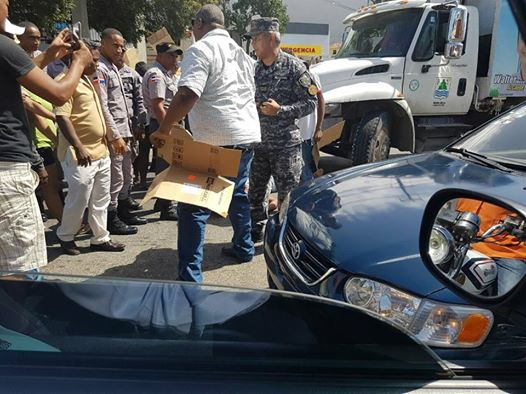 Pacientes de hemodiálisis protestan en hospital Ricardo Limardo por falta de atención