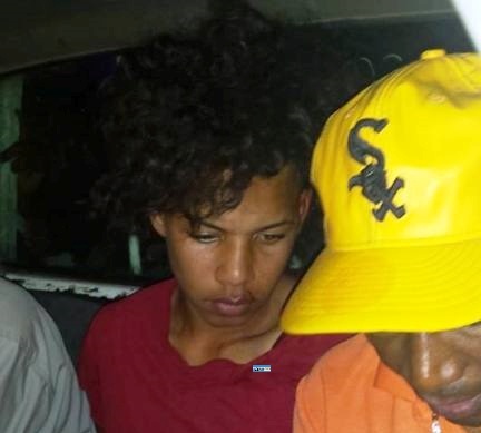 Agentes policiales apresan en Yásica a un joven y recuperan motocicleta que había robada a ciudadano