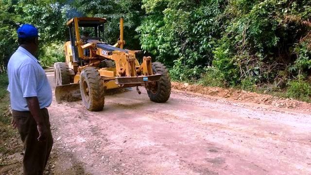 Poder Ejecutivo dispone iniciar trabajos de reparación caminos vecinales destruidos en Puerto Plata