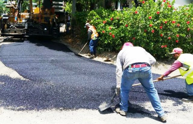 Obras Públicas inicia pavimentación de calles en comunidad Llanos de Pérez luego de varias protestas