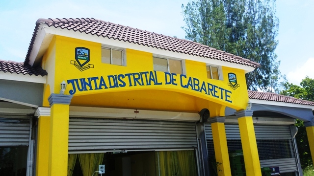 Autoridades de Cabarete muestran ambivalencia ante violaciones a leyes y regulaciones en esa localidad