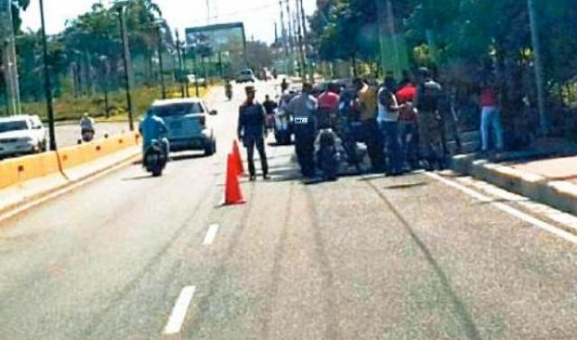Comerciantes de Puerto Plata denuncian que macuteo de policías les ahuyenta clientes a negocios nocturnos