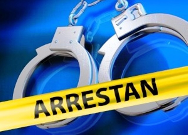 Detienen en aeropuerto local a empresario Armando Cassiati, agentes policiales apresan hombre acusado de robo