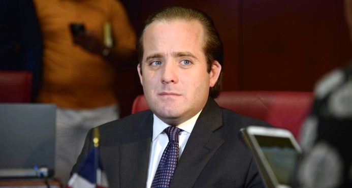 Senador de Puerto Plata critica aprobación del Presupuesto General de la nación para el 2018 por estar sustentado en endeudamiento