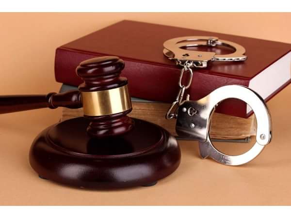 Tribunal impone prisión preventiva a un joven acusado de cometer homicidio en Puerto Plata
