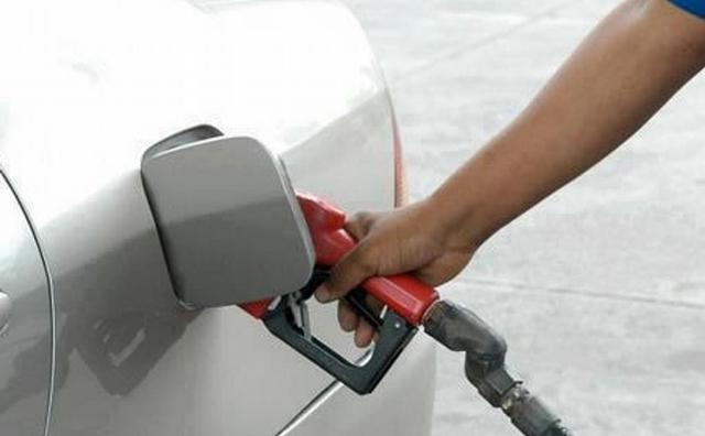 ¡E´ pa’ rriba que van!  A pesar de que el barril del petróleo, bajó gobierno dominicano sube otra vez los combustibles