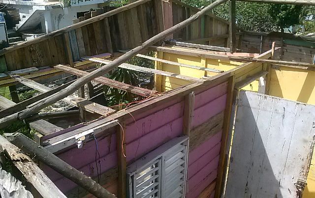 Familias cuyas casas fueron destruidas por huracán Irma en Puerto Plata aún esperan ayuda de autoridades