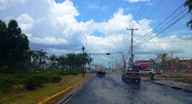 Se produjo un fugaz chubasco en Puerto Plata, vaguada  estará generando aguaceros dispersos  y tronadas en algunas localidades