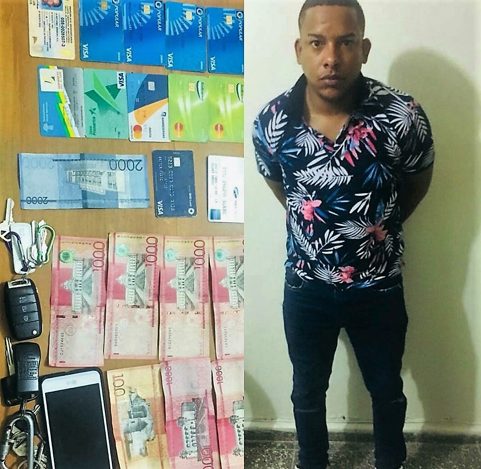 Policía apresa 2 sujetos por portar varias tarjetas de crédito ajenas en Sosúa y robo de cacao en Altamira