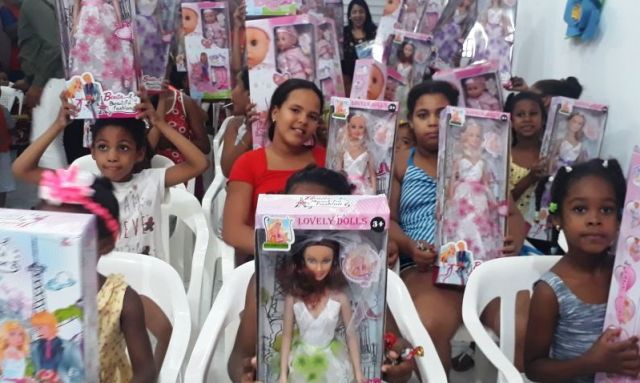 Ventas del Día de Reyes estuvieron frías en Puerto Plata, gobernación dona juguetes a niños de sectores populares