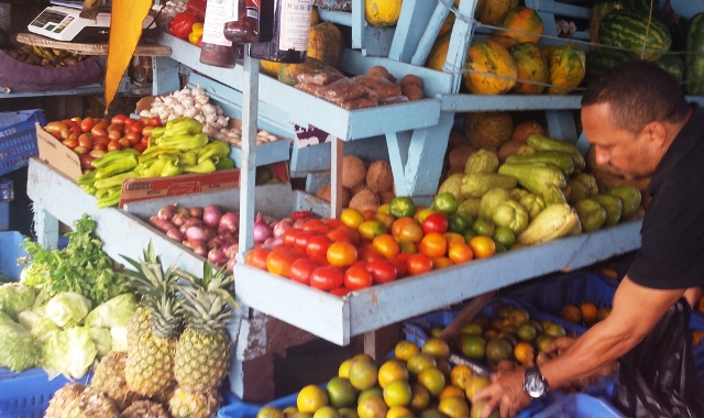 Puertoplateños aseguran precios de alimentos se han incrementado mientras que salarios siguen iguales