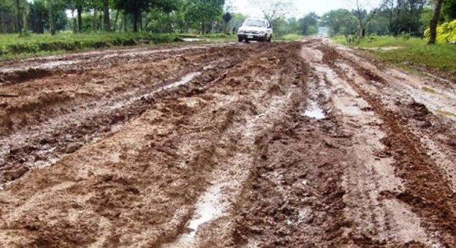 Denuncian pésimas condiciones caminos vecinales y carreteras en comunidades productivas de Puerto Plata