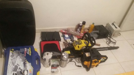 Apresan joven por robar herramientas y otros artículos en residencia, encuentran chasis passola sustraída en asalto