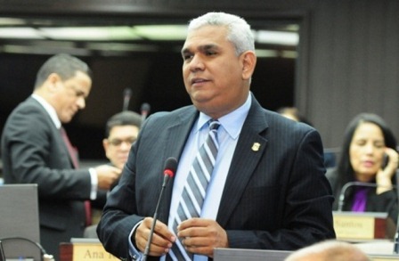 Diputado puertoplateño denuncia presión del Gobierno sobre el PRSC para aprobar primarias abiertas, advierte esa acción rompe consenso