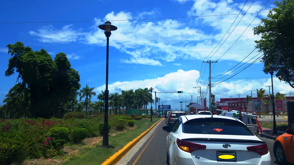 Pronostican chubascos dispersos con aisladas tronadas en la tarde, pero las temperaturas seguirán calurosas