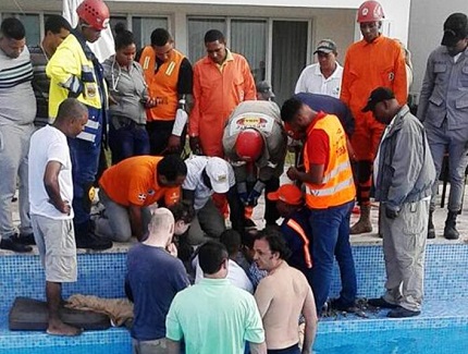 Socorristas de Puerto Plata auxilian niño al cual le quedó brazo atascado en conducto de una piscina, se recuperan bomberos accidentados