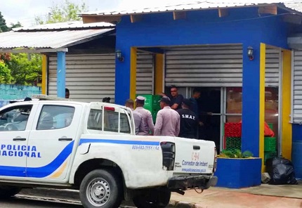 Autoridades de Puerto Plata cierran establecimientos comerciales que vendían bebidas alcohólicas en pleno viernes santo