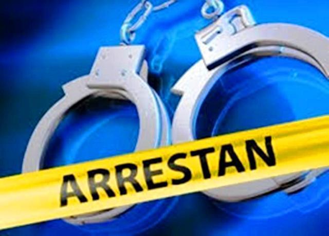 Policía Nacional apresa 2 nacionales haitianos acusados de robar varios efectos en una residencia y portar celular que había sido sustraído