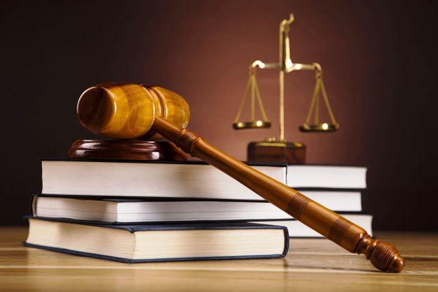 Condenan abogado notario y a otras 3 personas por falsificación de documentos para quedarse con bienes de fallecido