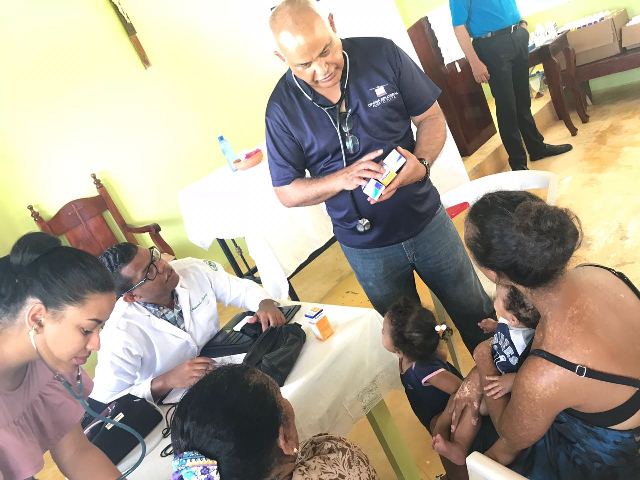 Oficina Senatorial de Puerto Plata realiza operativo médico en comunidad Palo Blanco