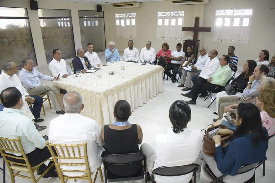 Sectores empresariales y sociales exigen “cuentas claras” tras revuelo causado por construcción relleno sanitario a solo metros del complejo turístico