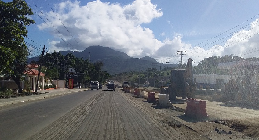 “A paso de tortuga” se realizando trabajos readecuación y reconstrucción tramo carretero Maimón-Cofresí-Puerto Plata