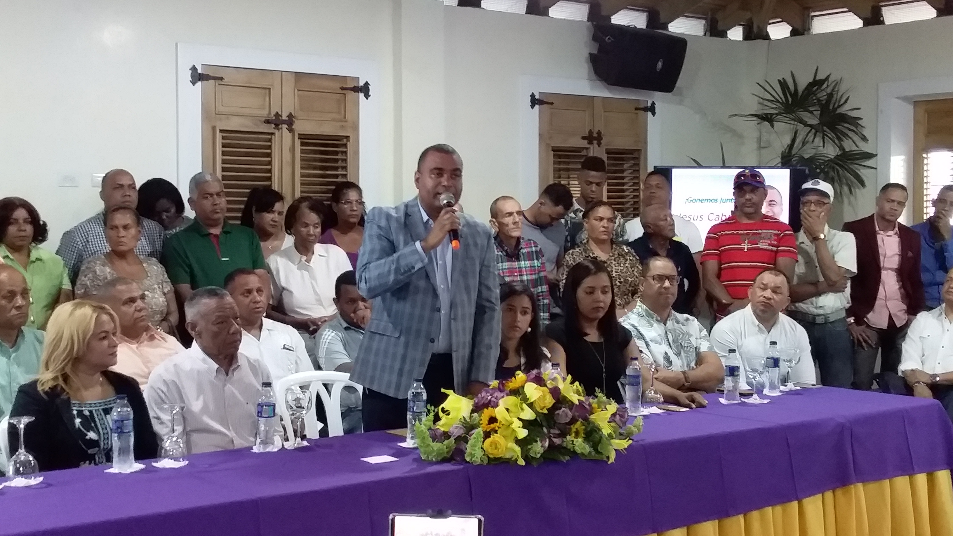 Dirigente político y empresario puertoplateño presenta precandidatura a diputado por el PLD