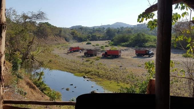 Denuncian siguen extrayendo materiales y agregados en ríos agonizantes de la parte oeste de Puerto Plata