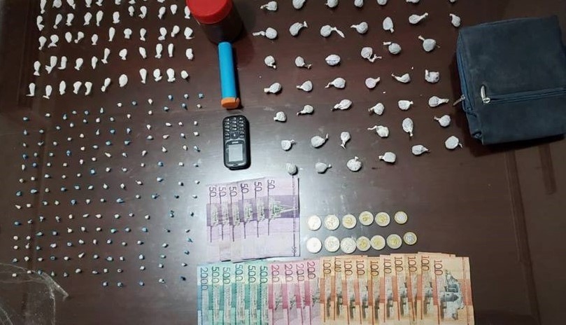 Agentes DICAN apresan a un sujeto en Sabaneta de Yásica tras ocuparle 276 porciones de drogas y dinero en efectivo
