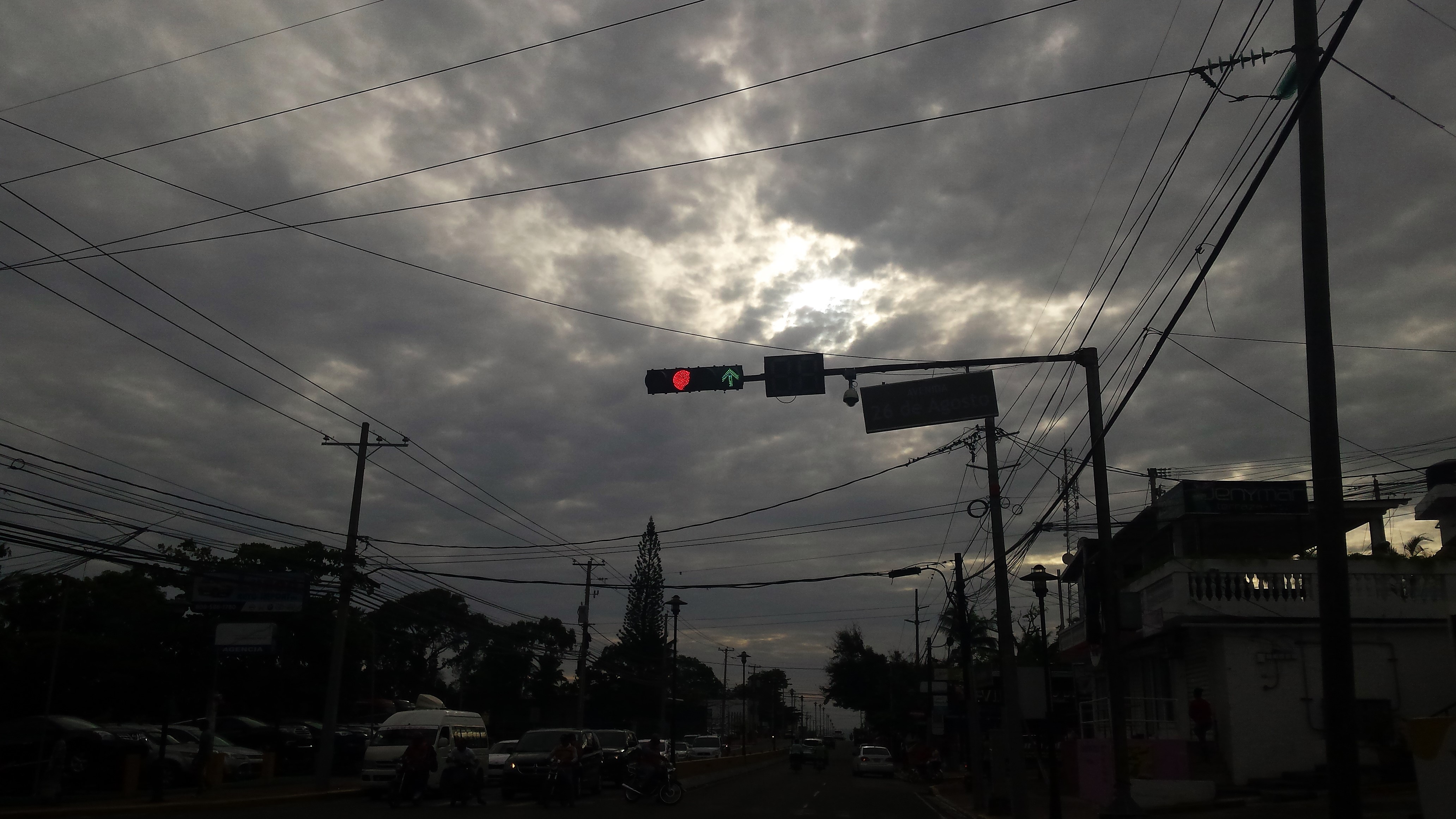 Se registran chubascos fugaces sobre Puerto Plata, se esperan aguaceros en las próximas horas por incidencia de una vaguada