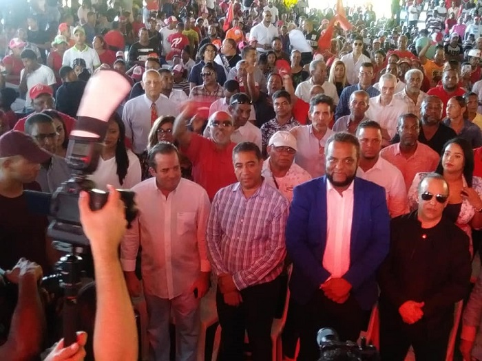 Coalición PRSC, PRM y LFP exhibe músculos en Sosúa con multitudinario acto político