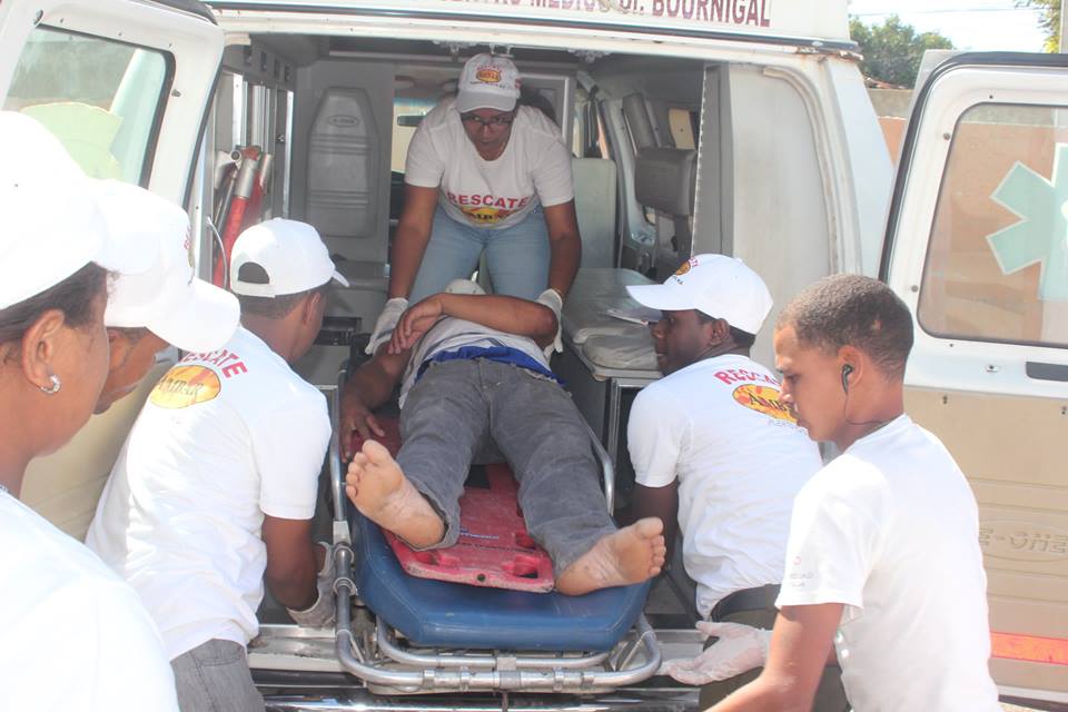 Accidente de tránsito deja 3 personas heridas en avenida Manolo Tavares Justo de Puerto Plata