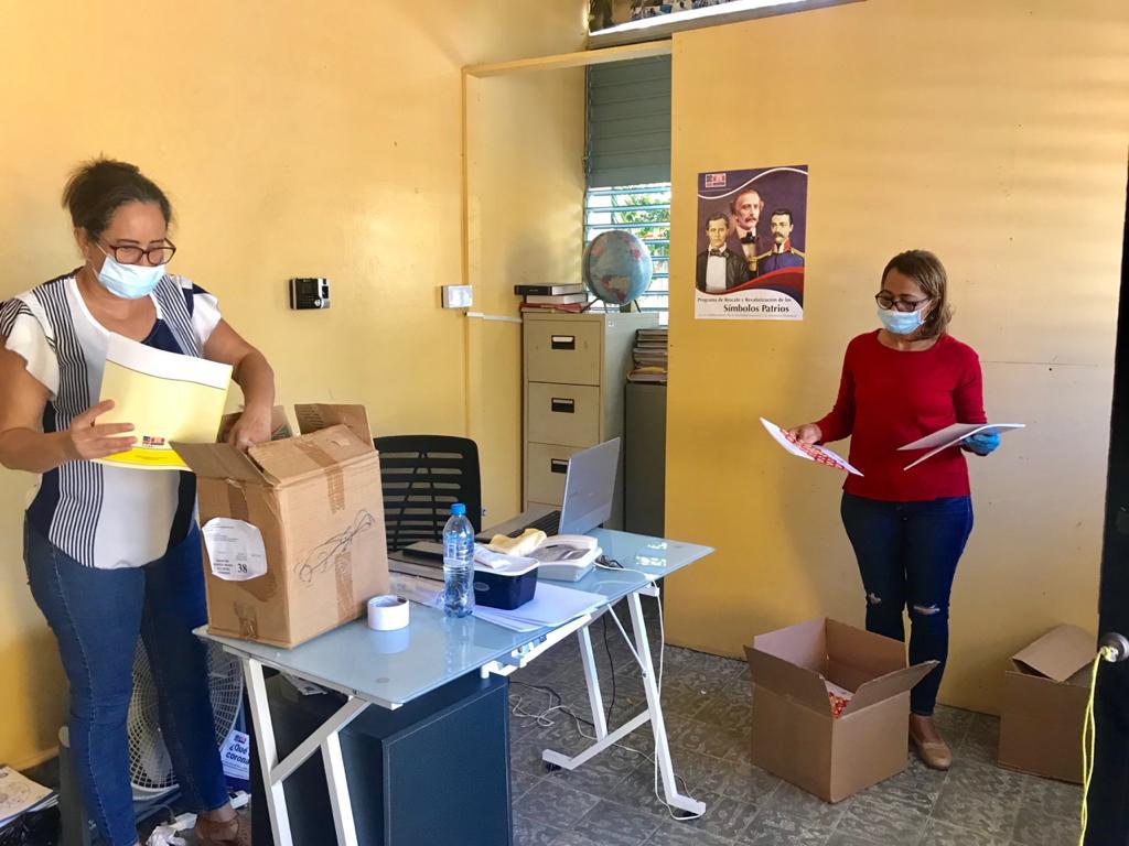 Educación continua entregando en Puerto Plata materiales didácticos para fortalecer programa de enseñanza-aprendizaje