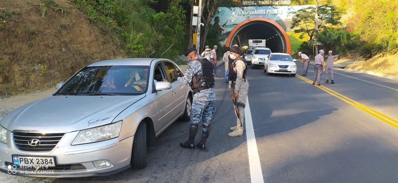 Instalan retenes en vías de entrada a Puerto Plata tras restringir movilidad y evitar proliferación del COVID-19