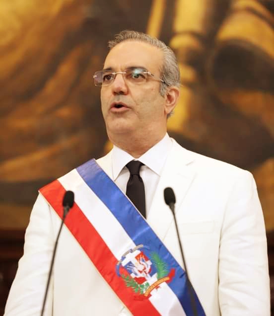 Presidente Abinader anuncia construcción autopista del Ámbar unirá a Santiago con Puerto Plata