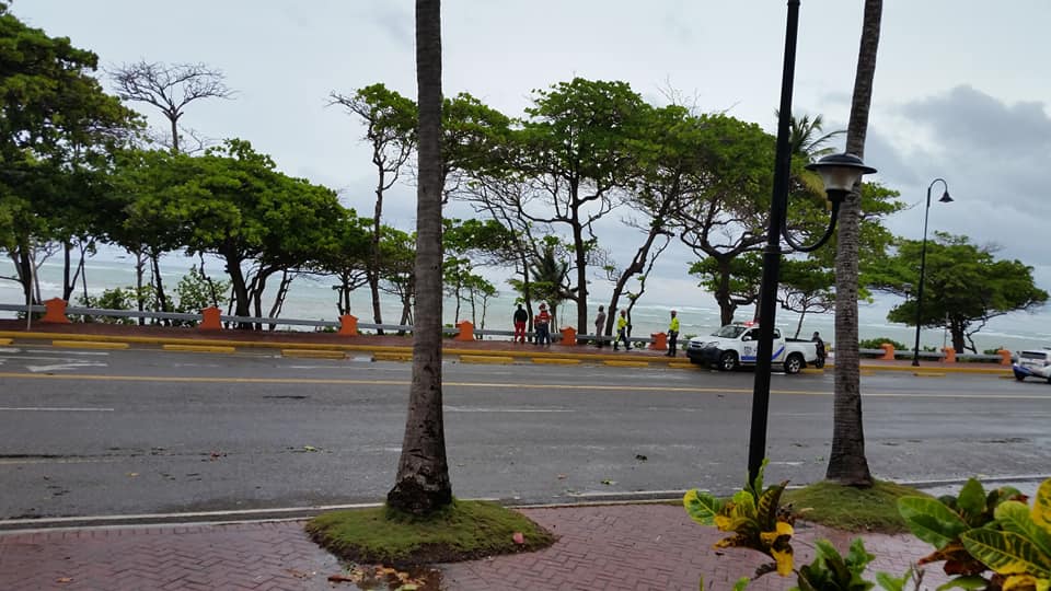 Tormenta Laura no tuvo gran incidencia en Puerto Plata solo aguaceros con ráfagas de vientos y fuertes oleajes