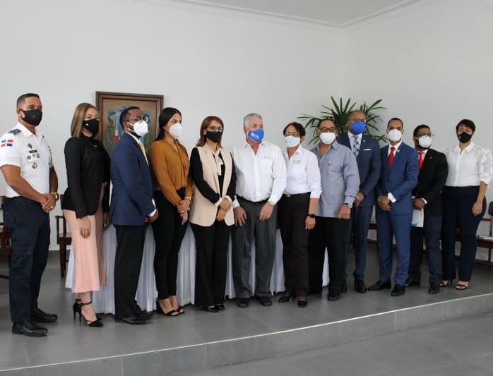 Instituciones de Puerto Plata acuerdan combatir agresiones y explotación contra niños y adolescentes