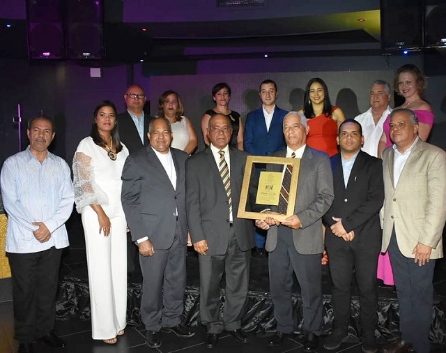 Reconocen al periódico El Faro con supremo galardón en Premios Don Luis Pelegrín al Turismo de Puerto Plata