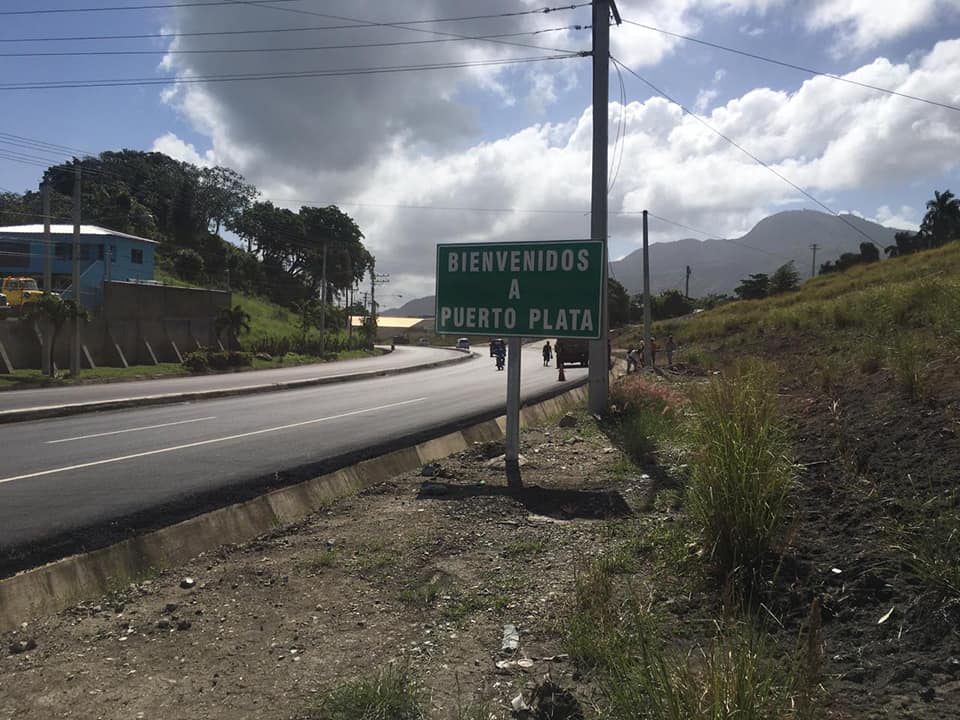 Obras Públicas da toques finales a labores adecuación y embellecimiento carretera Puerto Plata-Navarrete
