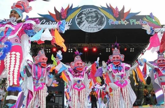 A pesar de la lluvia se realizó con éxitos tercer domingo del Carnaval Puerto Plata 2020