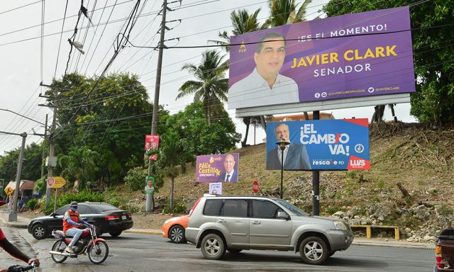 Contaminación visual con propaganda política arropa calles y avenidas de Puerto Plata