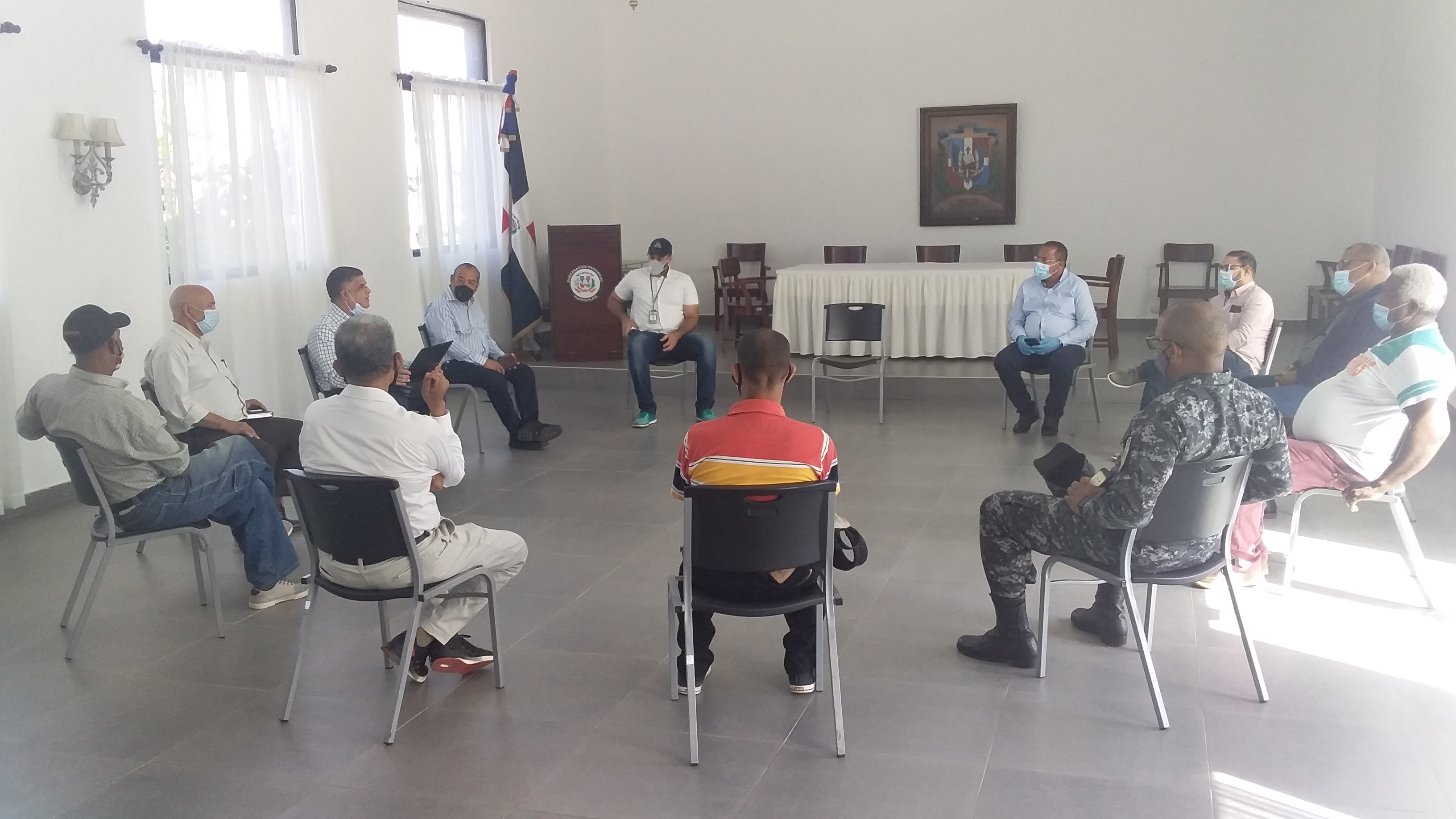 Autoridades tratan posible apertura de feria comercial semanal en La Pulga de Puerto Plata