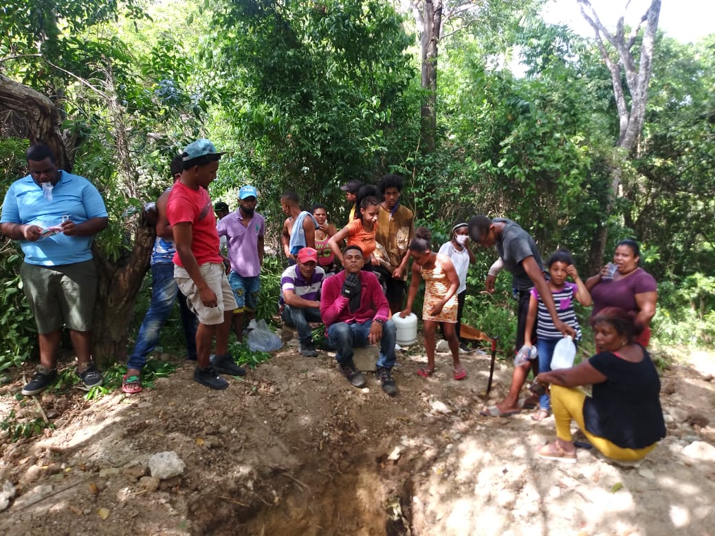 Detienen turba de personas intentaron invadir área protegida del Monumento Natural Loma Isabel de Torres