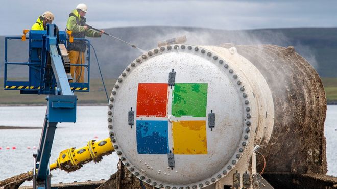 El centro de datos submarino de Microsoft vuelve a la superficie tras pasar 2 años sumergido