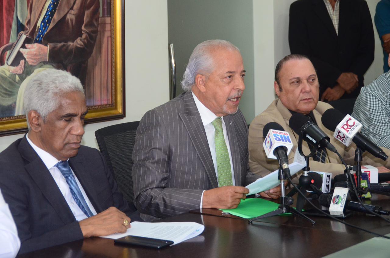 En el gobierno del PRM "los hospitales públicos se han convertido en un gran desastre" afirma secretario de Salud de la FP