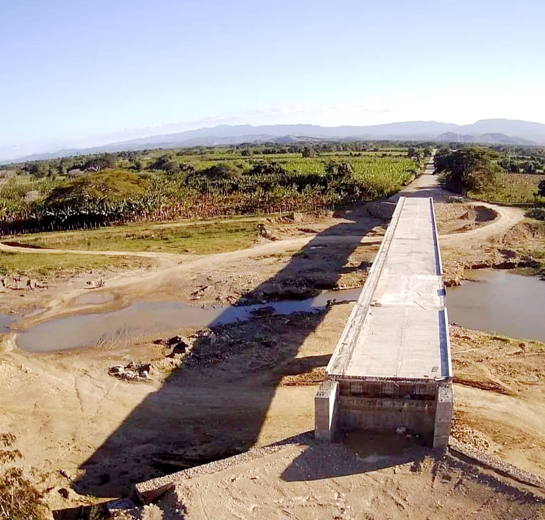 Demandan de Obras Públicas terminar dos puentes en proceso de construcción en parte Oeste de Puerto Plata